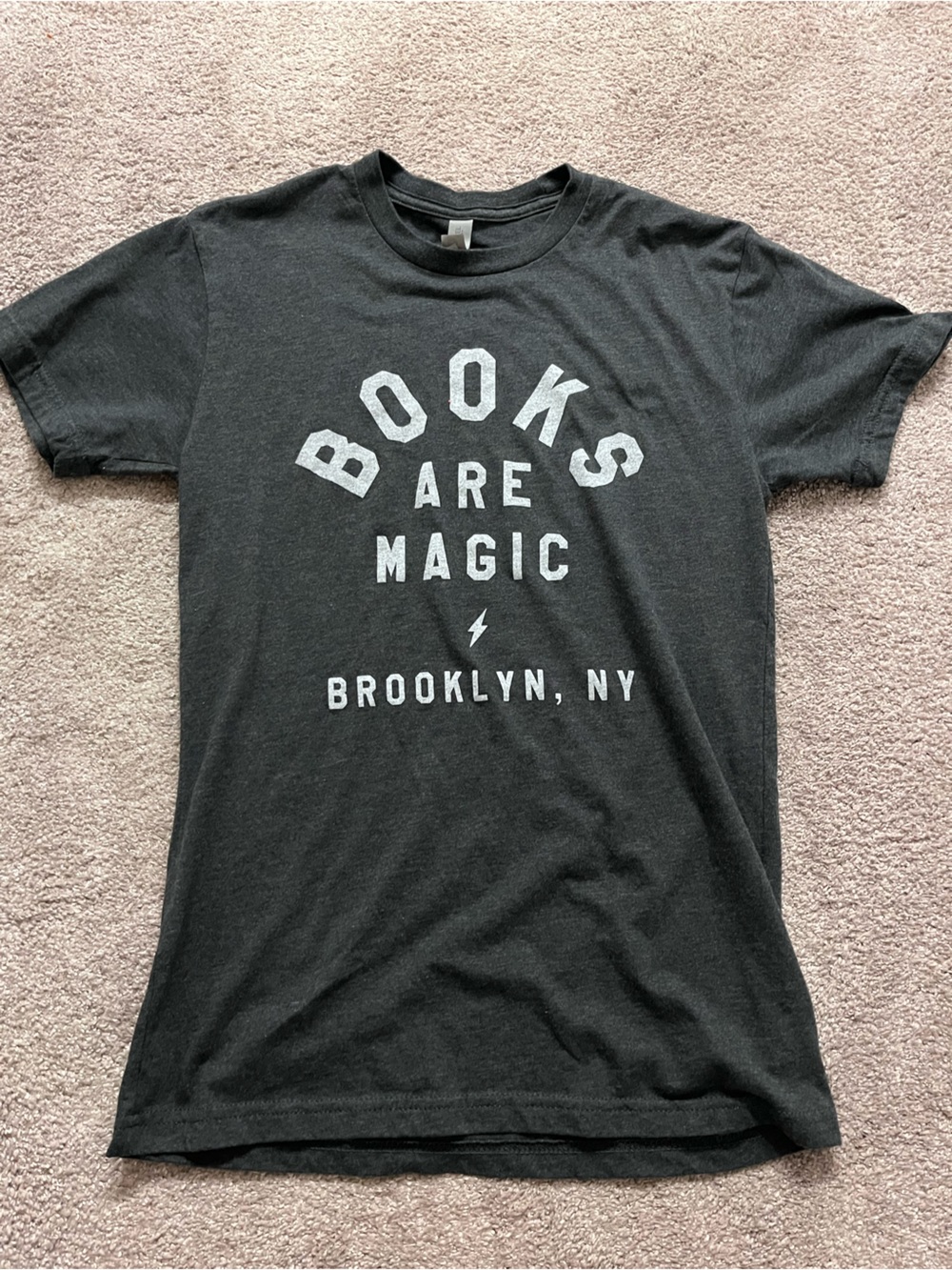Brooklyn Are Magic Women's Black Graphic Tee XS